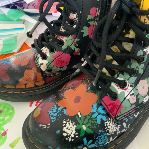 Dr. Martens Floral Zip Girls Boots - Picture 4 of 7